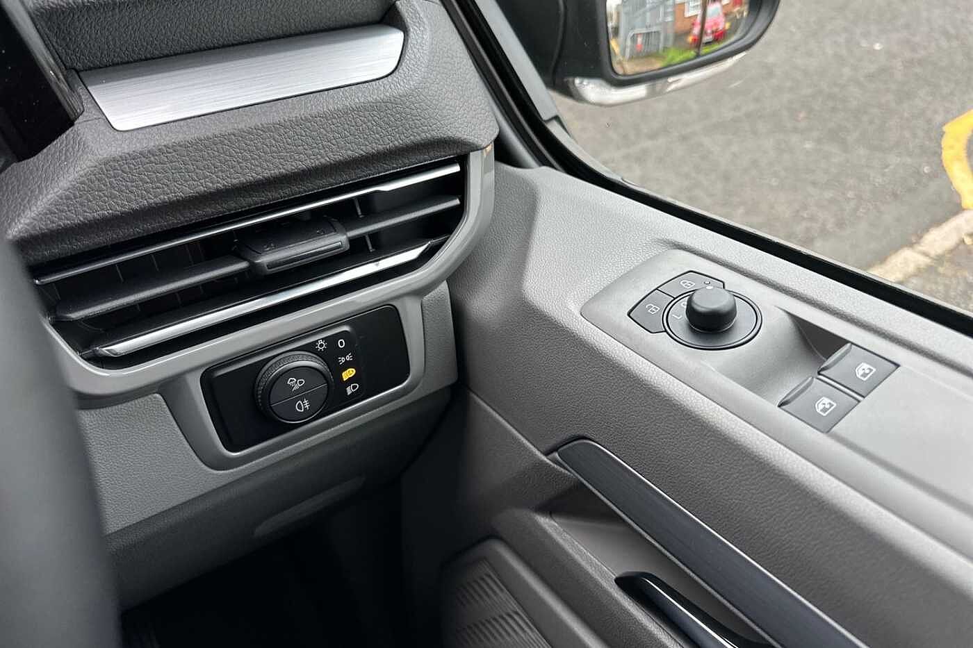 Used Volkswagen Transporter 2025 for sale - 76800532: Photo 18