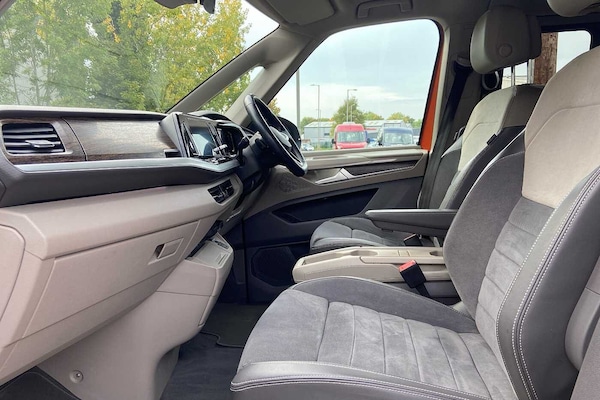 Used Volkswagen Multivan 2022 for sale - 76139809: Photo 2