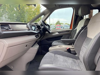 Used Volkswagen Multivan 2022 for sale - 76139809: Photo 2