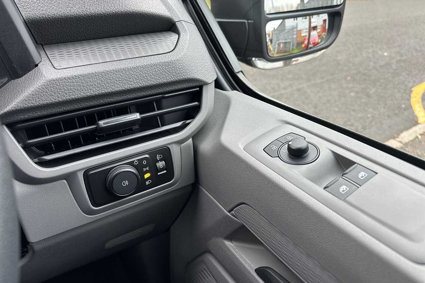 Used Volkswagen Transporter 2025 for sale - 76800495: Photo 17