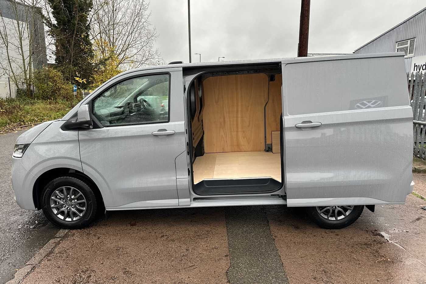 Used Volkswagen Transporter 2025 for sale - 76551827: Photo 13