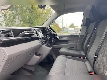 Used Volkswagen Transporter 2022 for sale - 76086183: Photo 2
