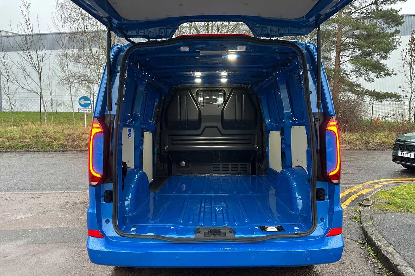 Used Volkswagen Transporter 2025 for sale - 77145344: Photo 11