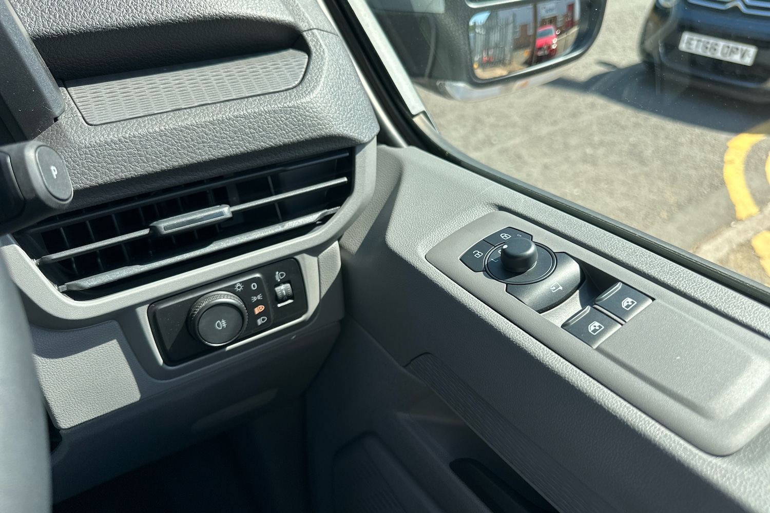 Used Volkswagen Transporter 2025 for sale - 76033138: Photo 36