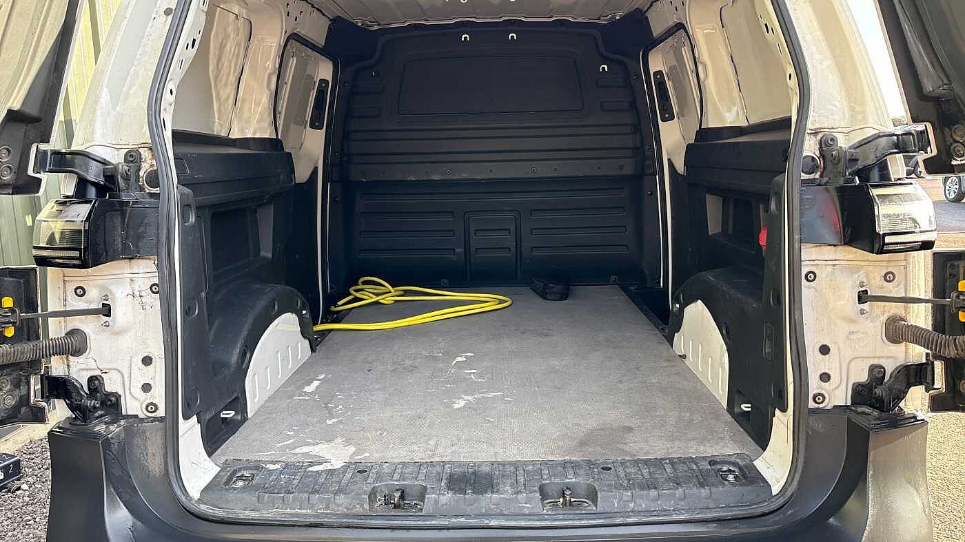 Used Volkswagen ID.Buzz 2023 for sale - 76800487: Photo 7