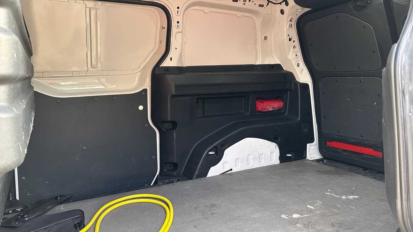 Used Volkswagen ID.Buzz 2023 for sale - 76800487: Photo 8