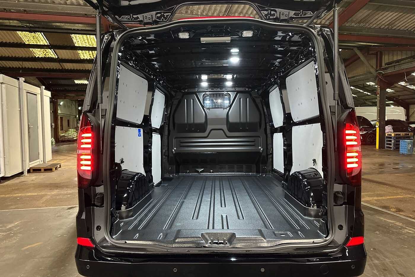 Used Volkswagen Transporter 2025 for sale - 77124392: Photo 11