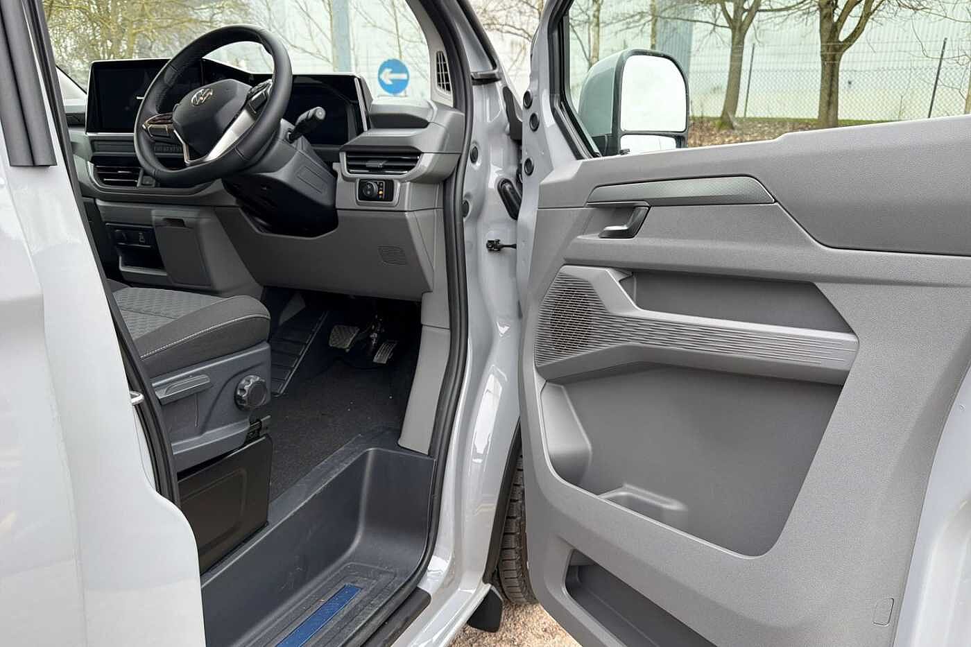 Used Volkswagen Transporter Shuttle 2026 for sale - 77575970: Photo 14