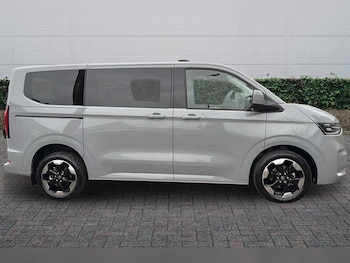 Used Volkswagen Transporter Shuttle 2026 for sale - 77575970: Photo