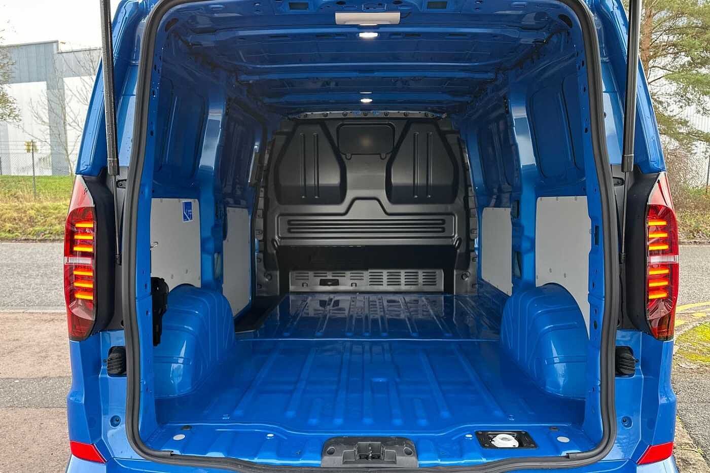 Used Volkswagen Transporter 2025 for sale - 77124696: Photo 10