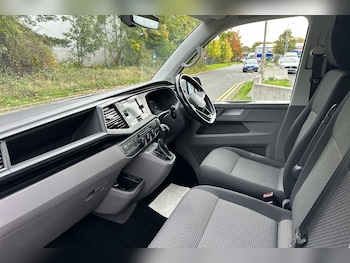 Used Volkswagen Transporter 2022 for sale - 76216696: Photo 2