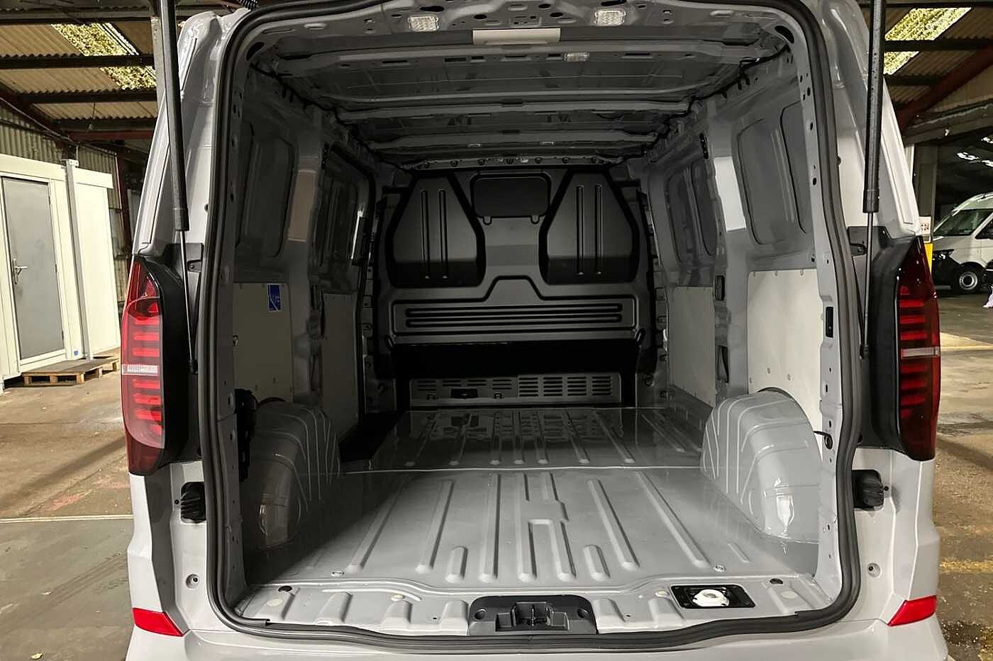 Used Volkswagen Transporter 2025 for sale - 77124770: Photo 11