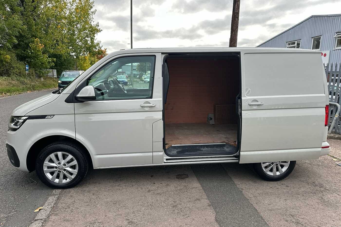 Used Volkswagen Transporter 2022 for sale - 76730609: Photo 8