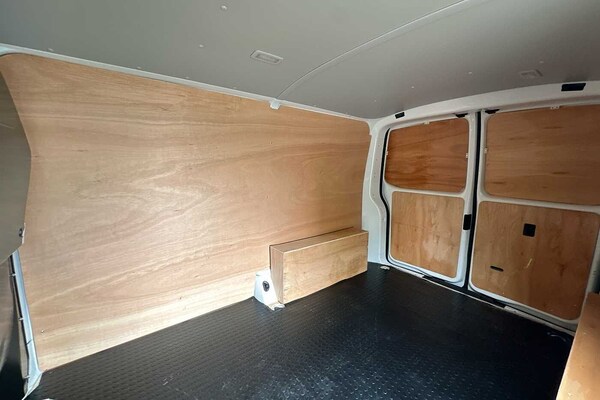 Used Volkswagen Transporter 2024 for sale - 76154315: Photo 9