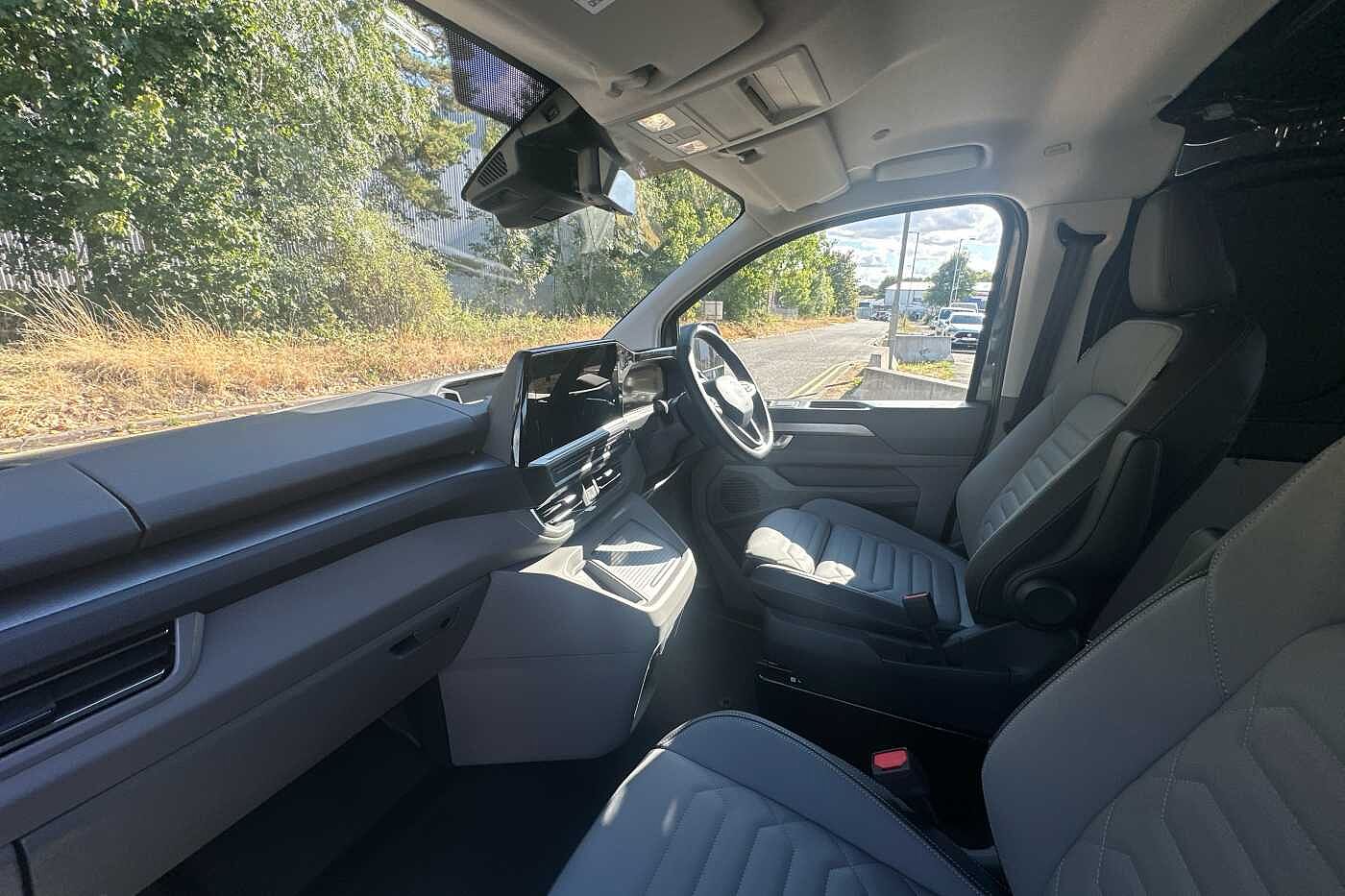 Used Volkswagen Transporter 2025 for sale - 76400290: Photo 2