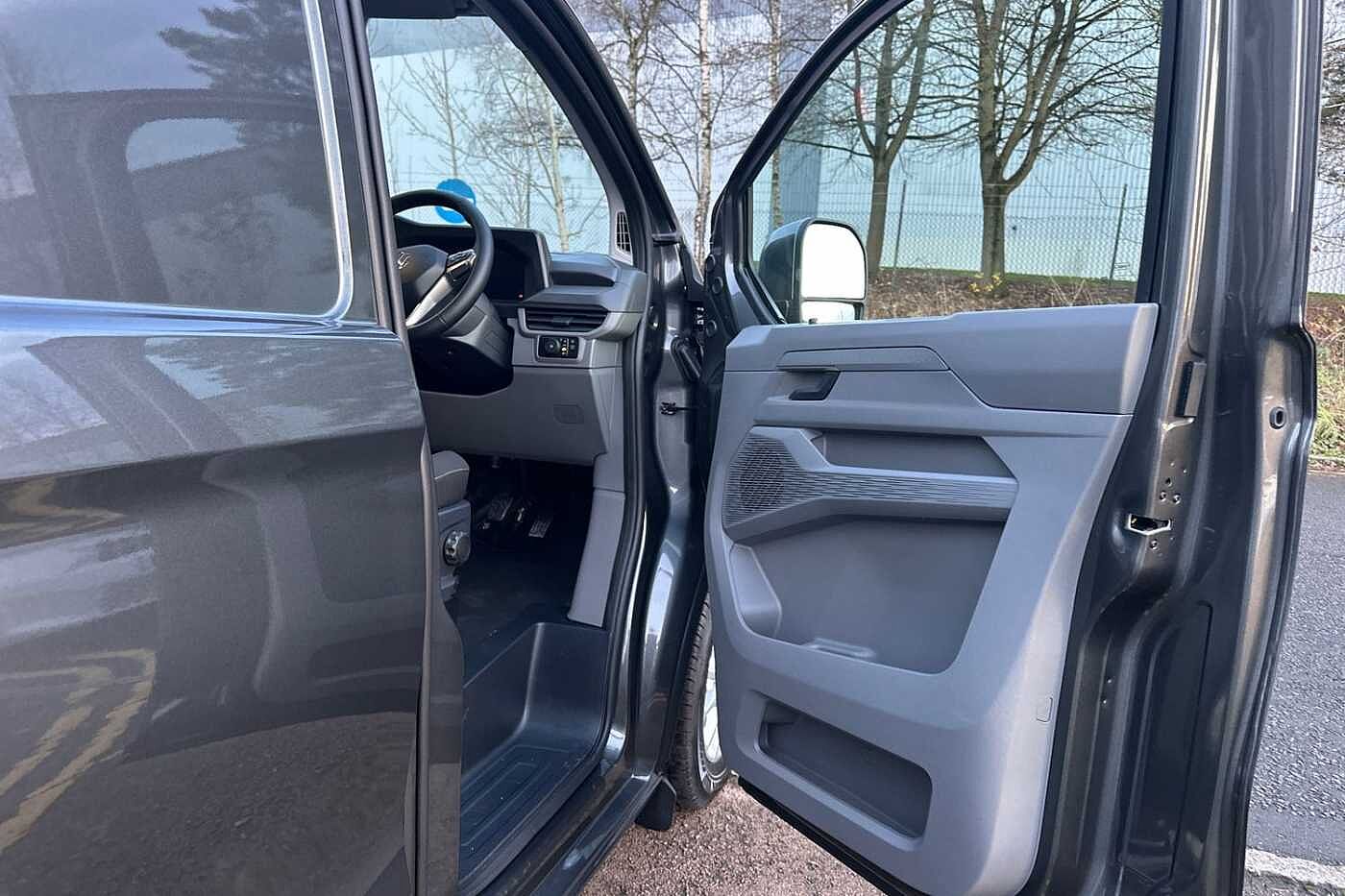 Used Volkswagen Transporter 2025 for sale - 76800511: Photo 15