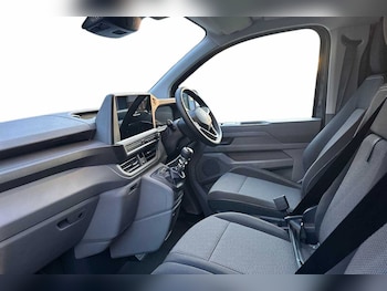 Used Volkswagen Transporter 2025 for sale - 76800511: Photo