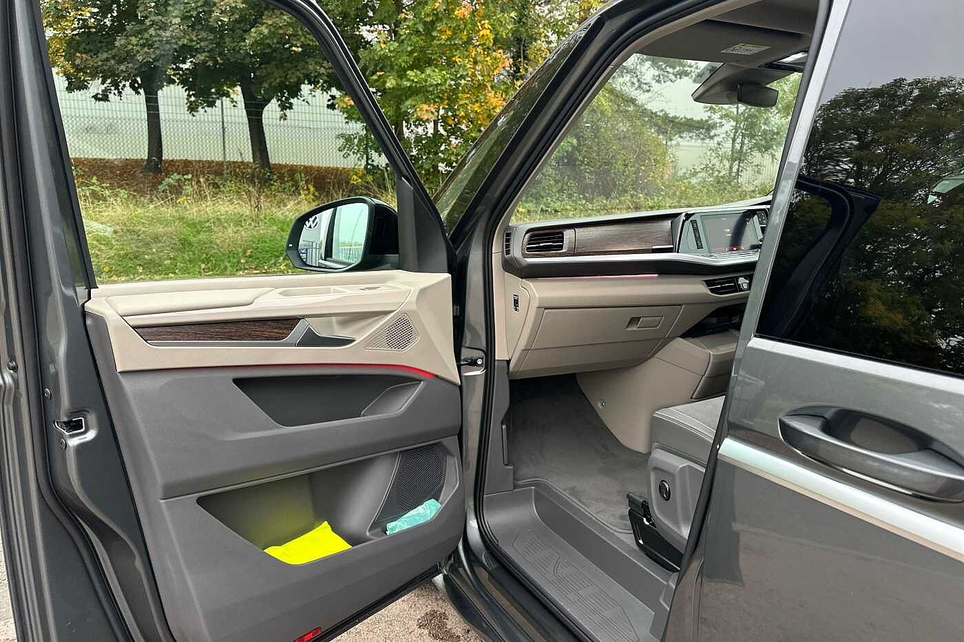 Used Volkswagen Multivan 2025 for sale - 77994851: Photo 12