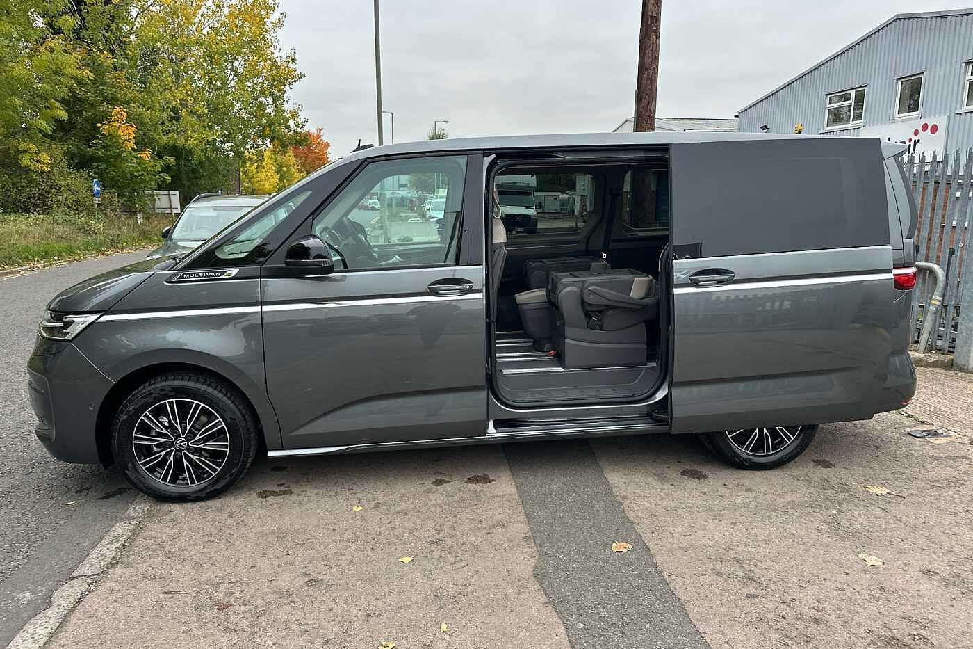 Used Volkswagen Multivan 2025 for sale - 77994851: Photo 8