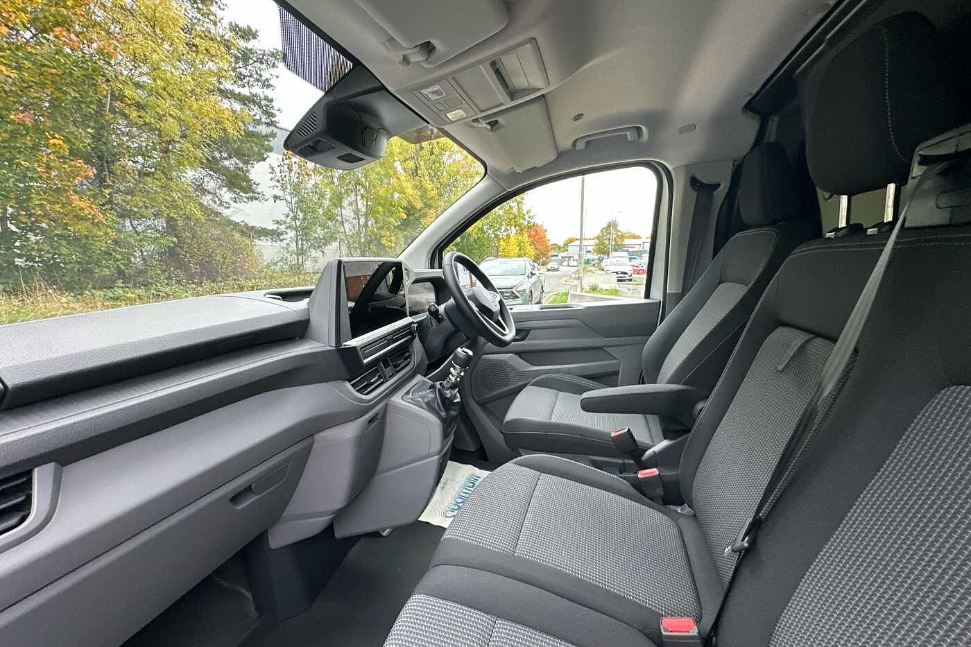 Used Volkswagen Transporter 2025 for sale - 76176051: Photo 2