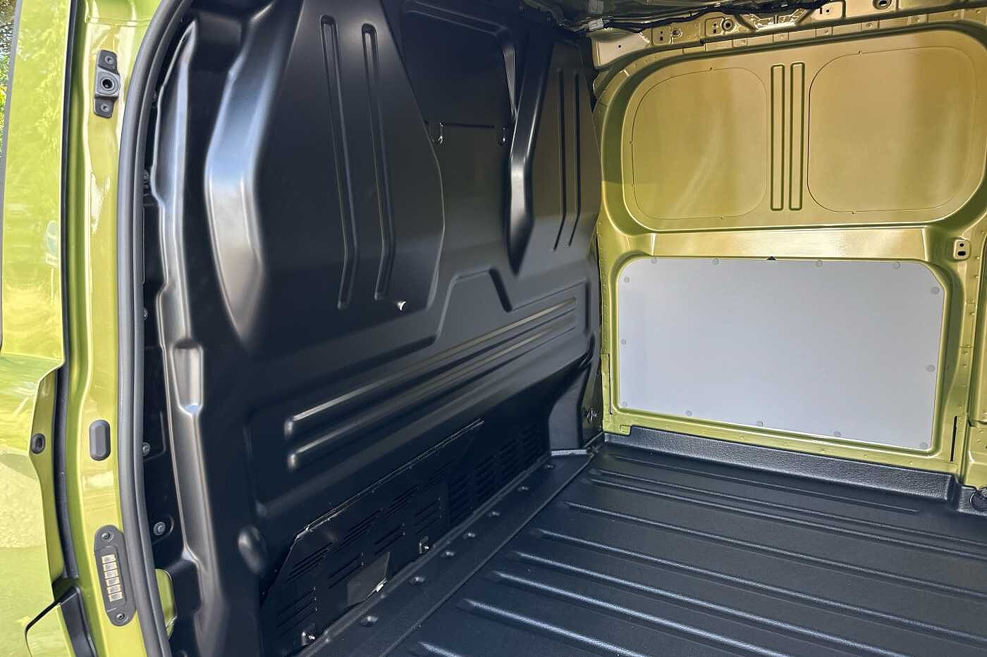 Used Volkswagen Transporter 2025 for sale - 76176063: Photo 11