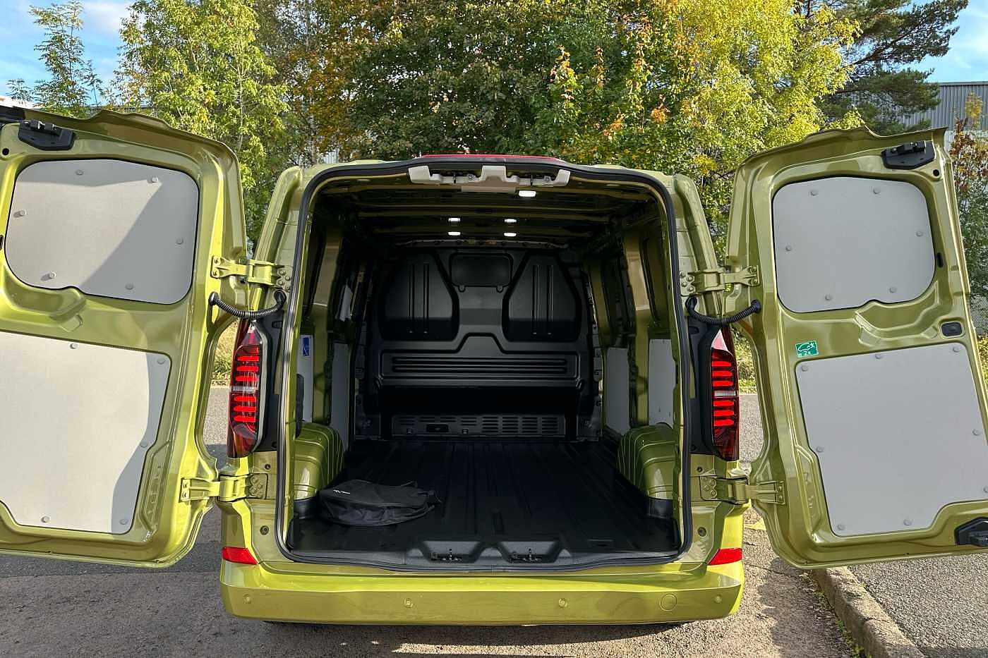 Used Volkswagen Transporter 2025 for sale - 76176063: Photo 7