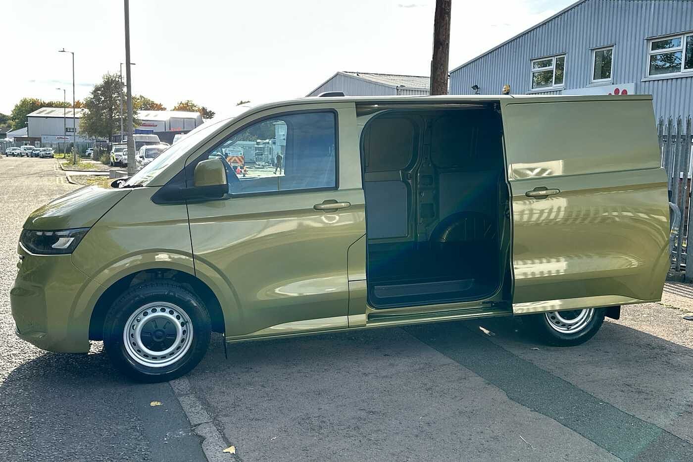 Used Volkswagen Transporter 2025 for sale - 76176063: Photo 9