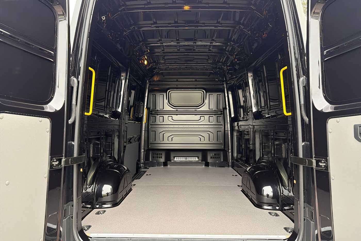 Used Volkswagen Crafter 2025 for sale - 77124417: Photo 11