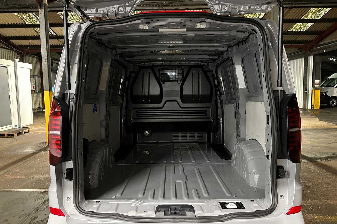 Used Volkswagen Transporter 2025 for sale - 77124700: Photo 11