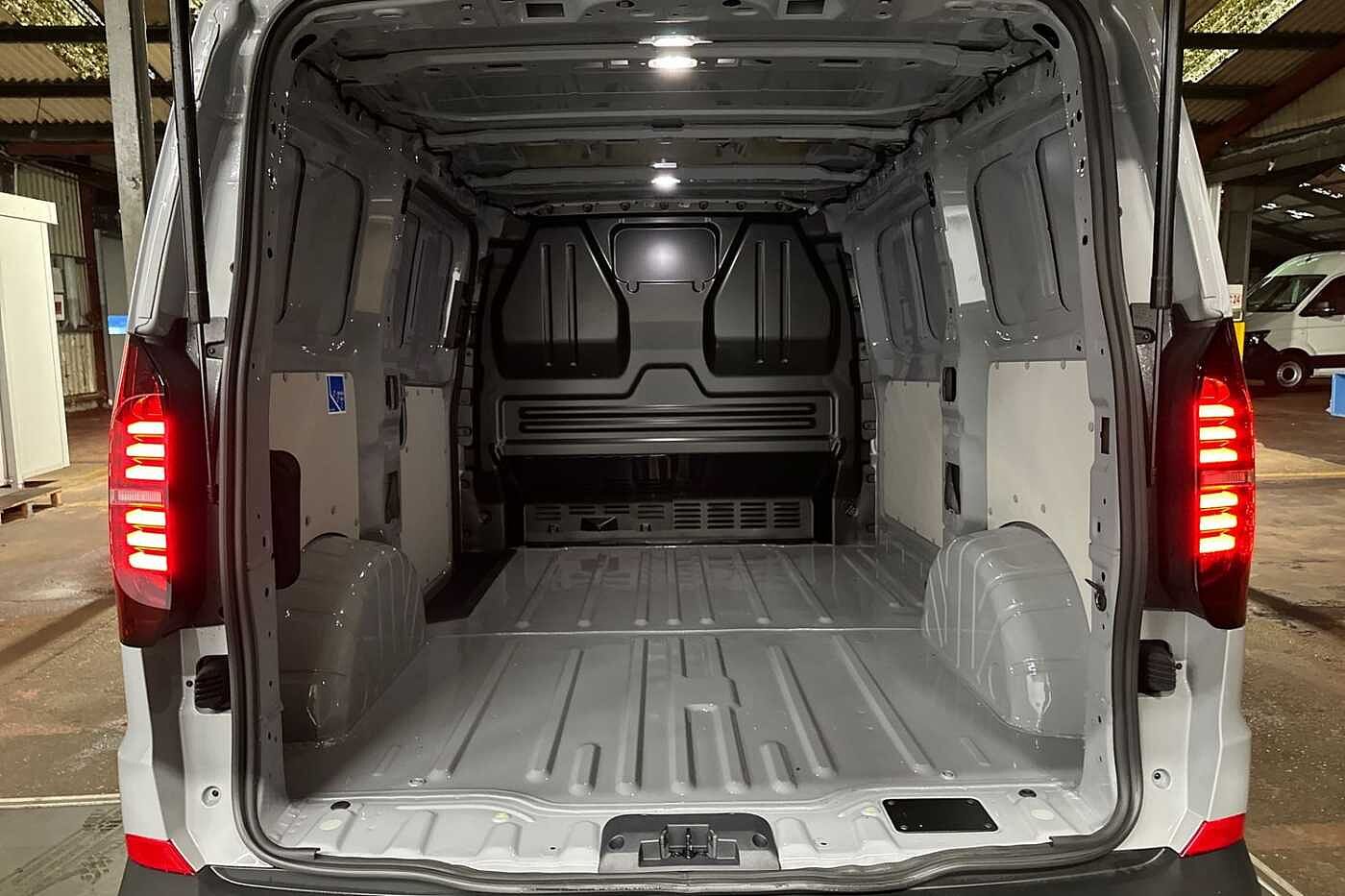 Used Volkswagen Transporter 2025 for sale - 77124774: Photo 11