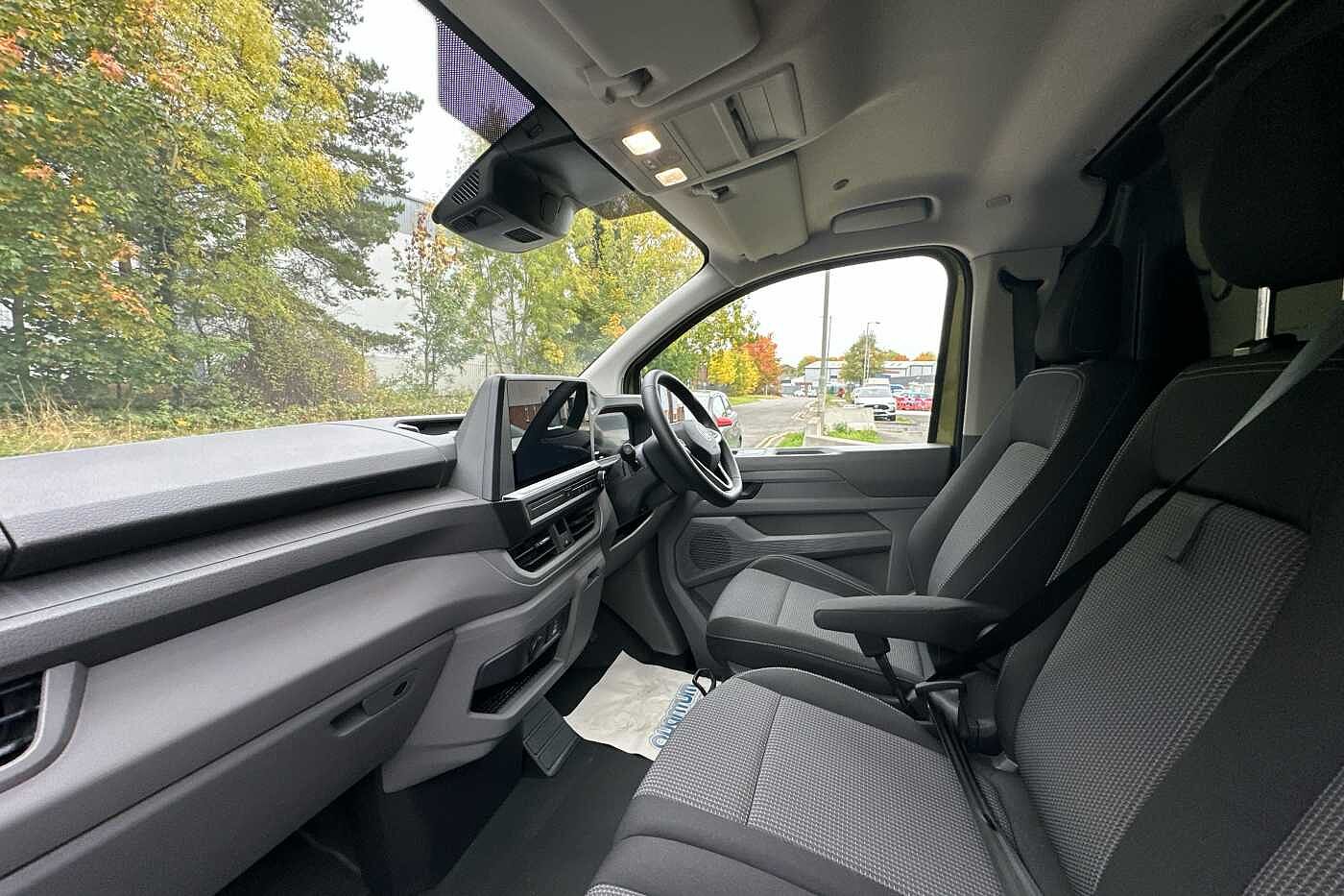 Used Volkswagen Transporter 2025 for sale - 76176052: Photo 2