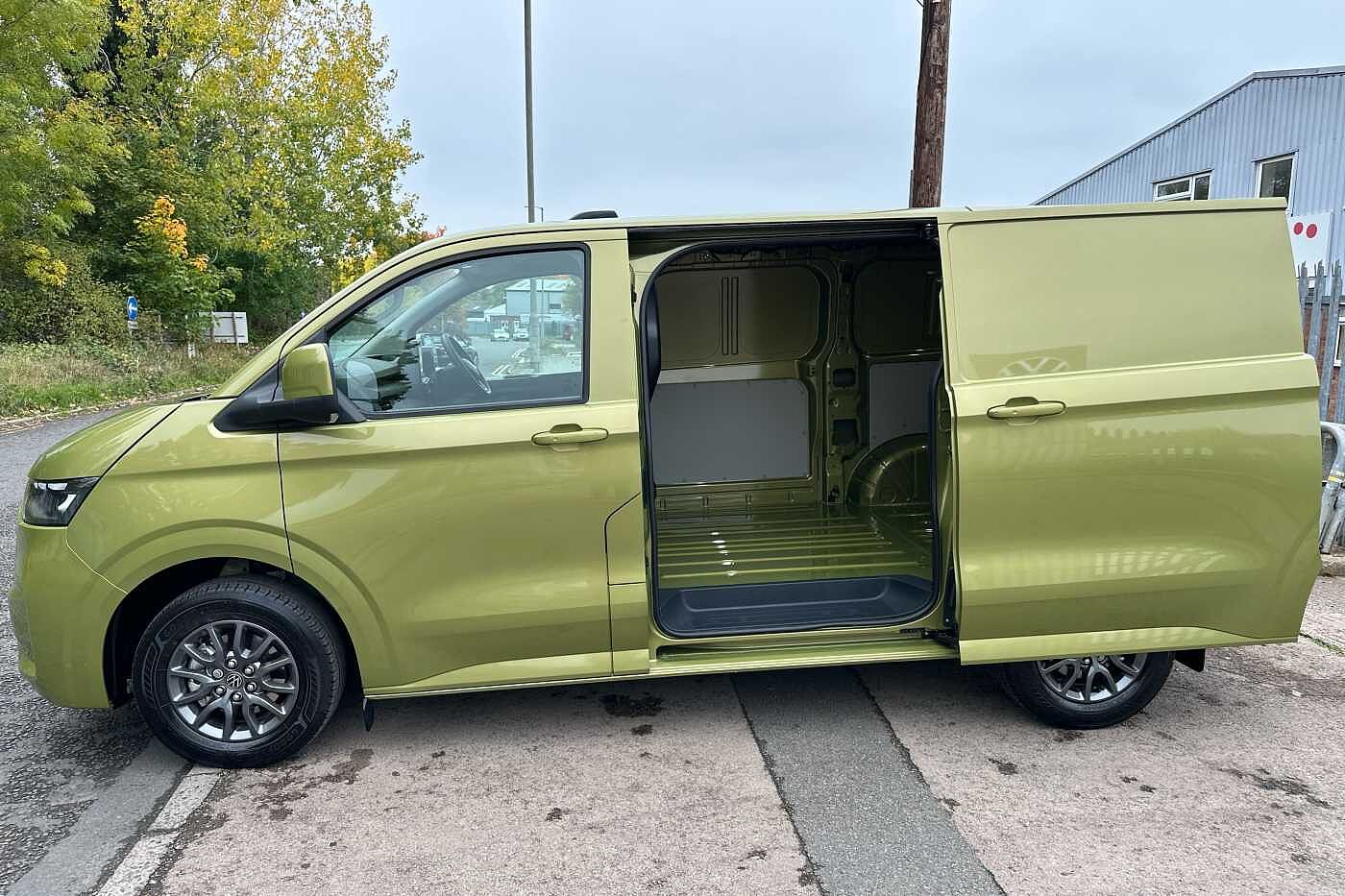 Used Volkswagen Transporter 2025 for sale - 76176052: Photo 8