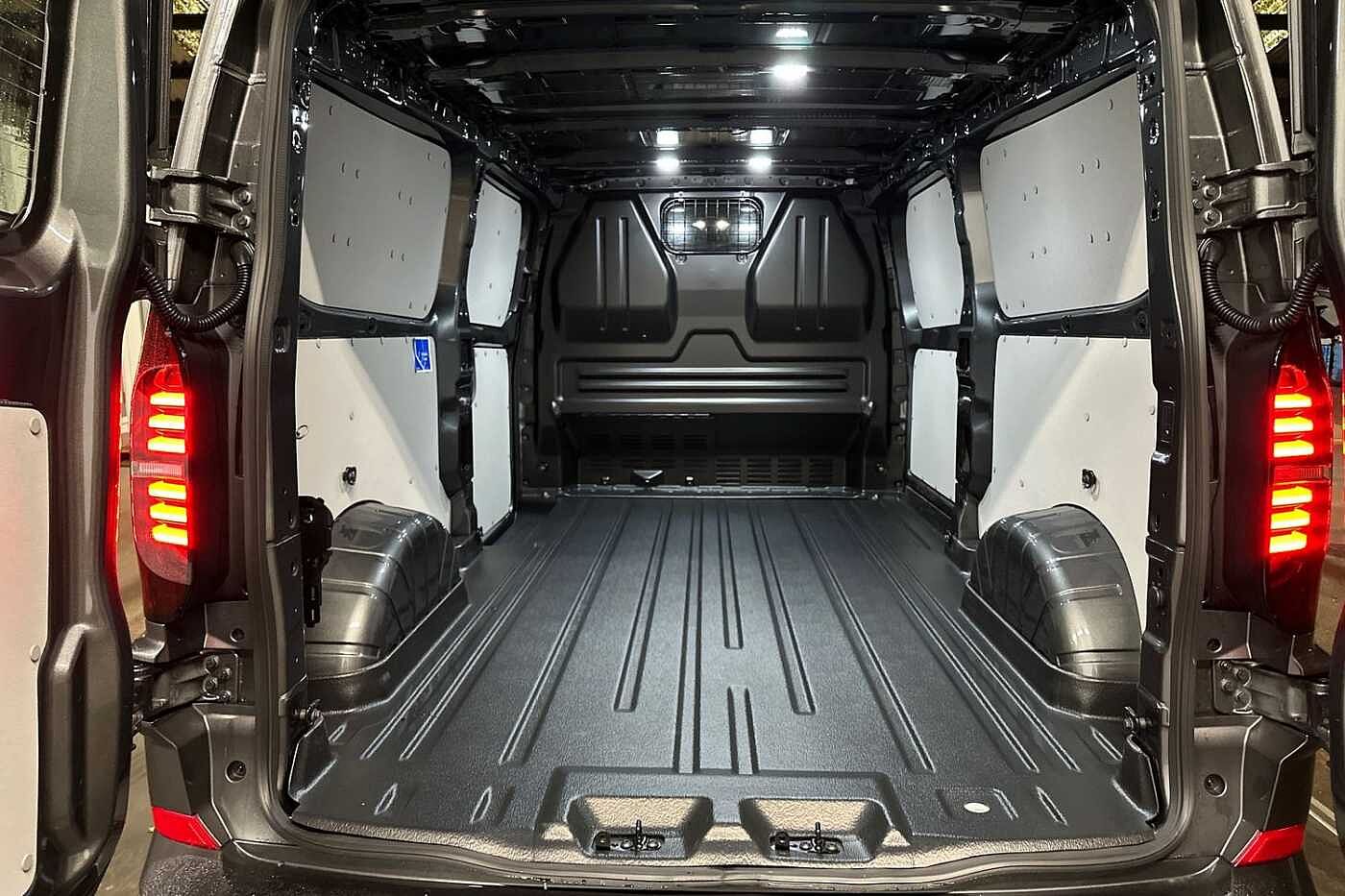 Used Volkswagen Transporter 2025 for sale - 77124465: Photo 11