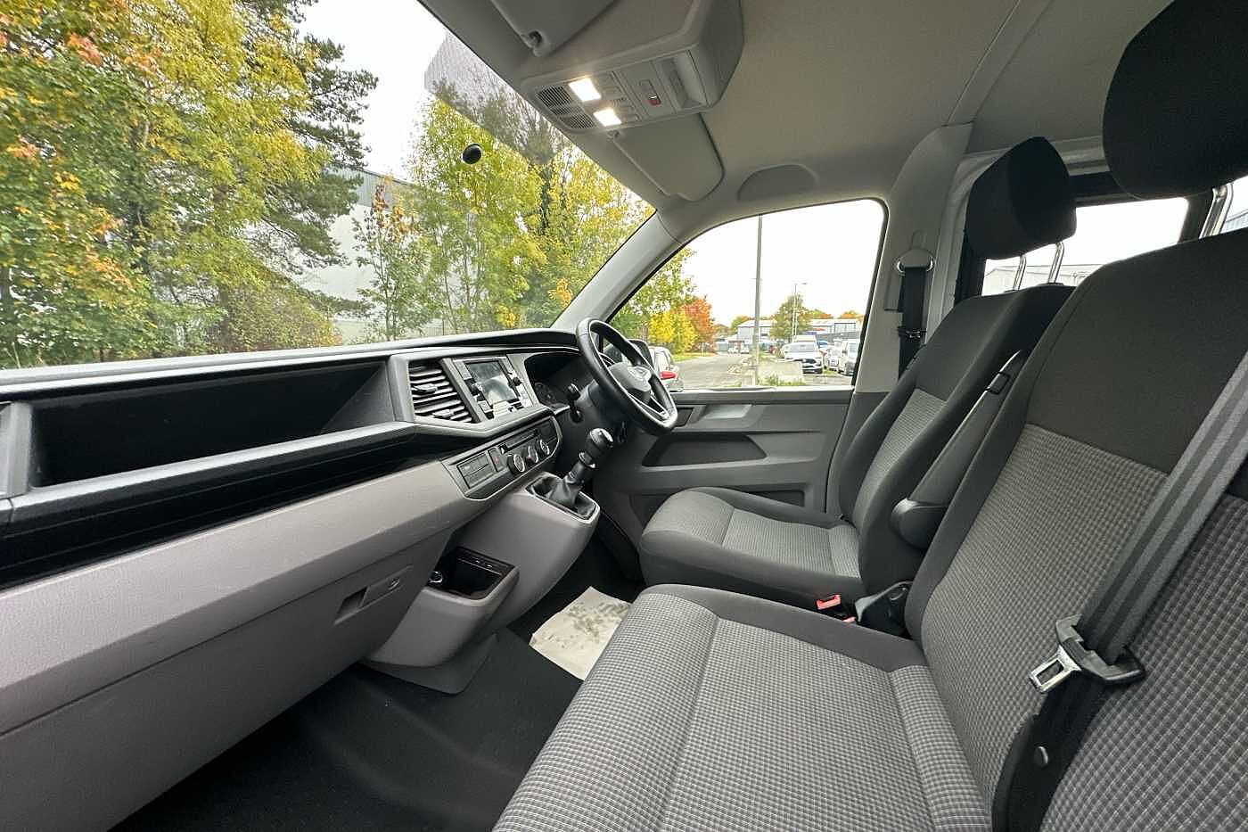 Used Volkswagen Transporter 2024 for sale - 76800321: Photo 2