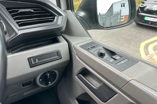 Used Volkswagen Transporter 2023 for sale - 76202348: Photo 16