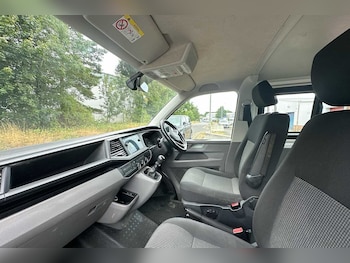Used Volkswagen Transporter 2023 for sale - 76202348: Photo 2