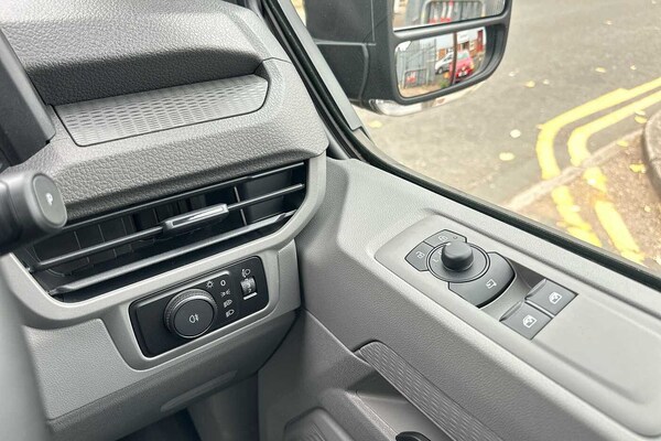 Used Volkswagen Transporter 2025 for sale - 75494976: Photo 14