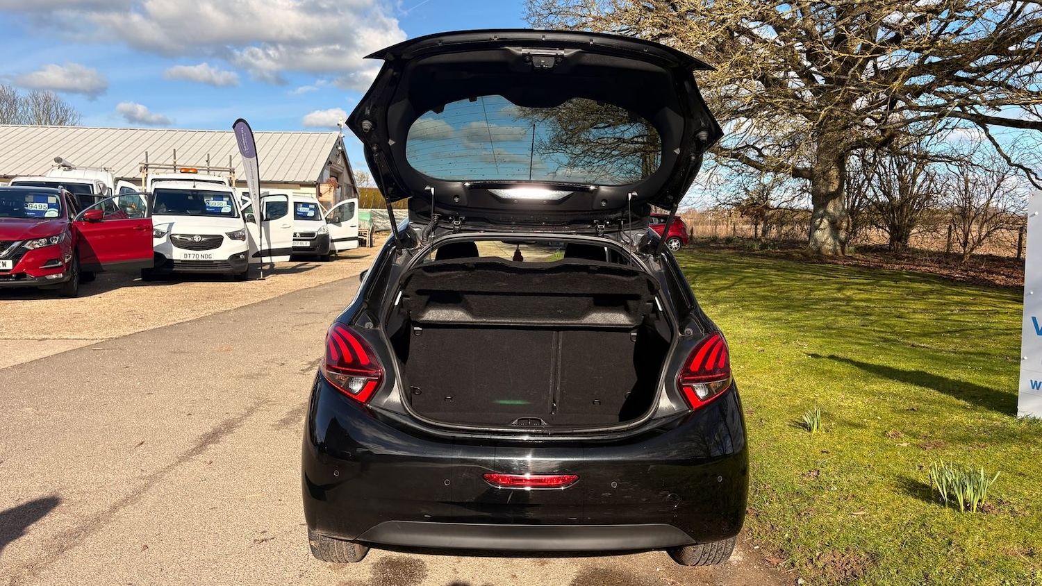 Used Peugeot 208 2018 for sale - 77560763: Photo 11