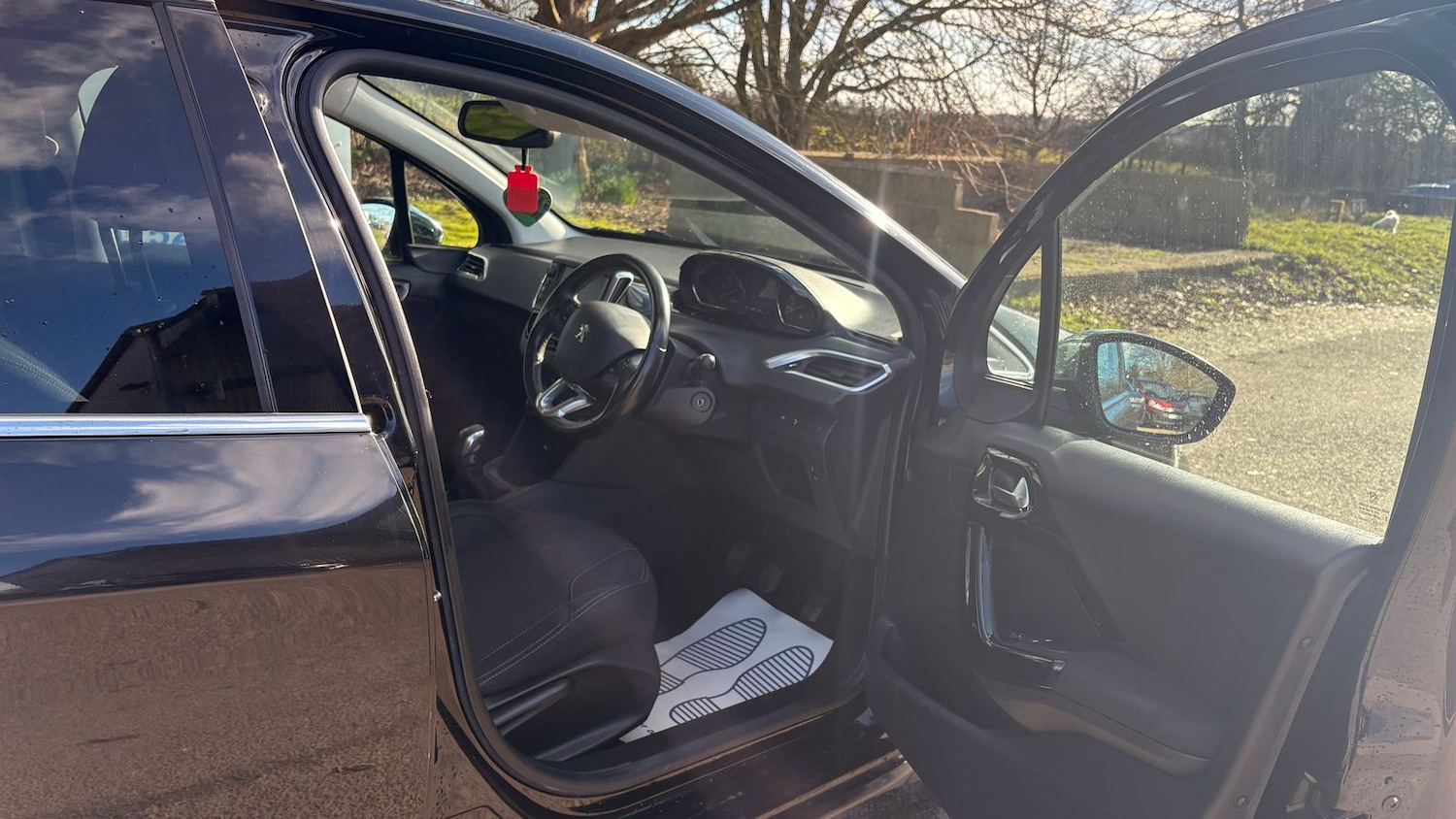 Used Peugeot 208 2018 for sale - 77560763: Photo 12