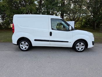 Used Vauxhall Combo 2017 for sale - 75742725: Photo