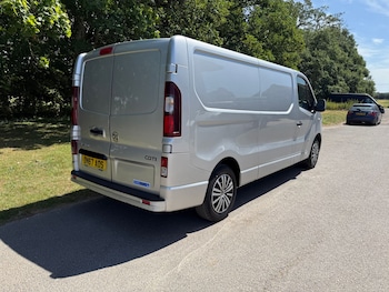 Used Vauxhall Vivaro 2017 for sale - 75644593: Photo