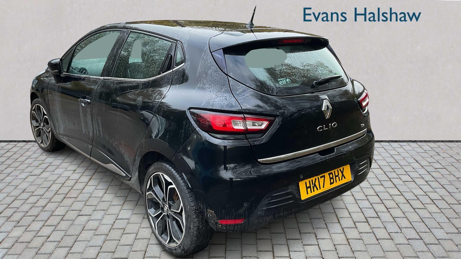 Used Renault Clio 2017 for sale - 76755309: Photo 2