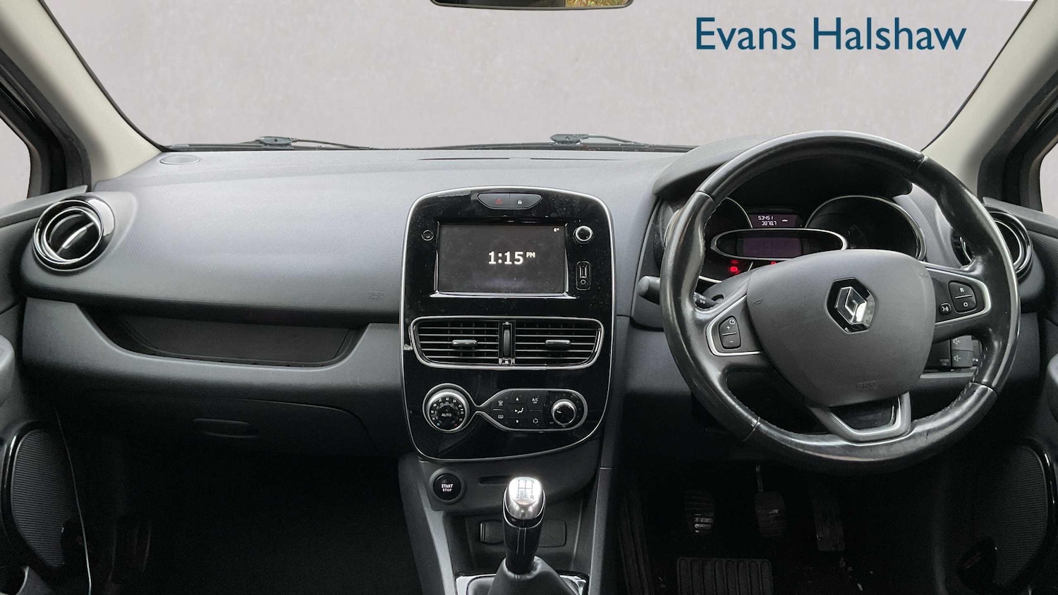 Used Renault Clio 2017 for sale - 76755309: Photo 4