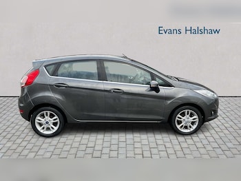 Used Ford Fiesta 2015 for sale - 76692145: Photo