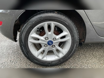 Used Ford Fiesta 2015 for sale - 76692145: Photo