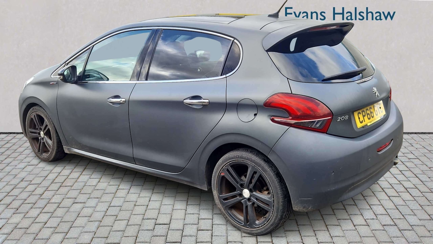 Used Peugeot 208 2016 for sale - 77661288: Photo 2