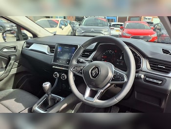 Used Renault Captur 2022 for sale - 76141547: Photo 4