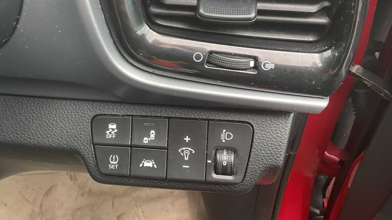 Used Kia Stonic 2019 for sale - 77135037: Photo 12