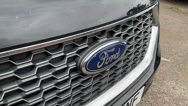 Used Ford Edge 2018 for sale - 76286404: Photo 2