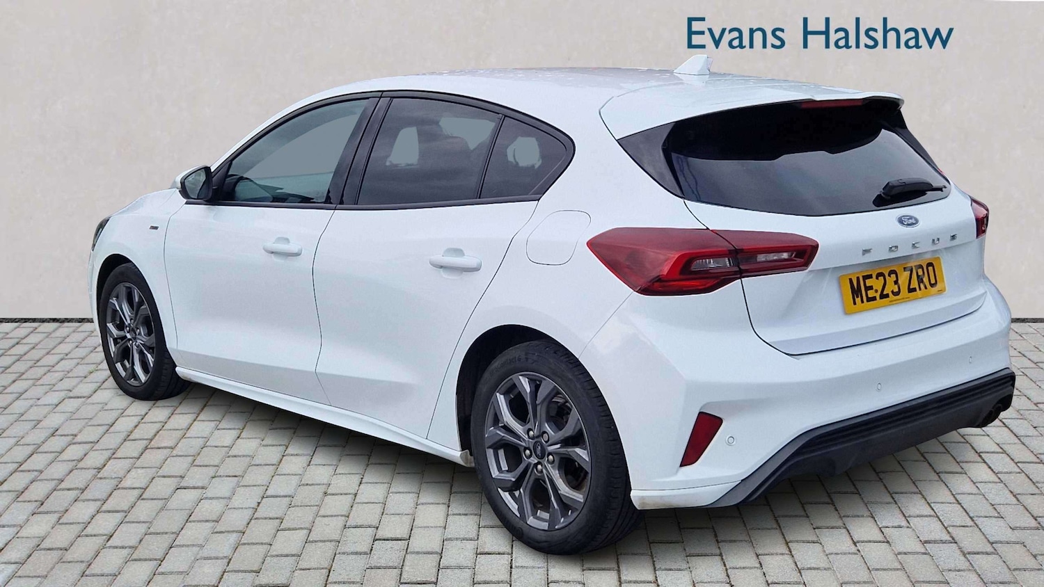 Used Ford Focus 2023 for sale - 78137562: Photo 2